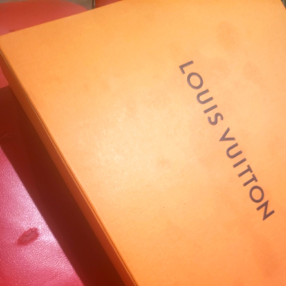 Louis vuitton slingbag